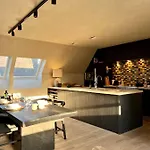 Apartment Luxe Duplex Met Prive Parking